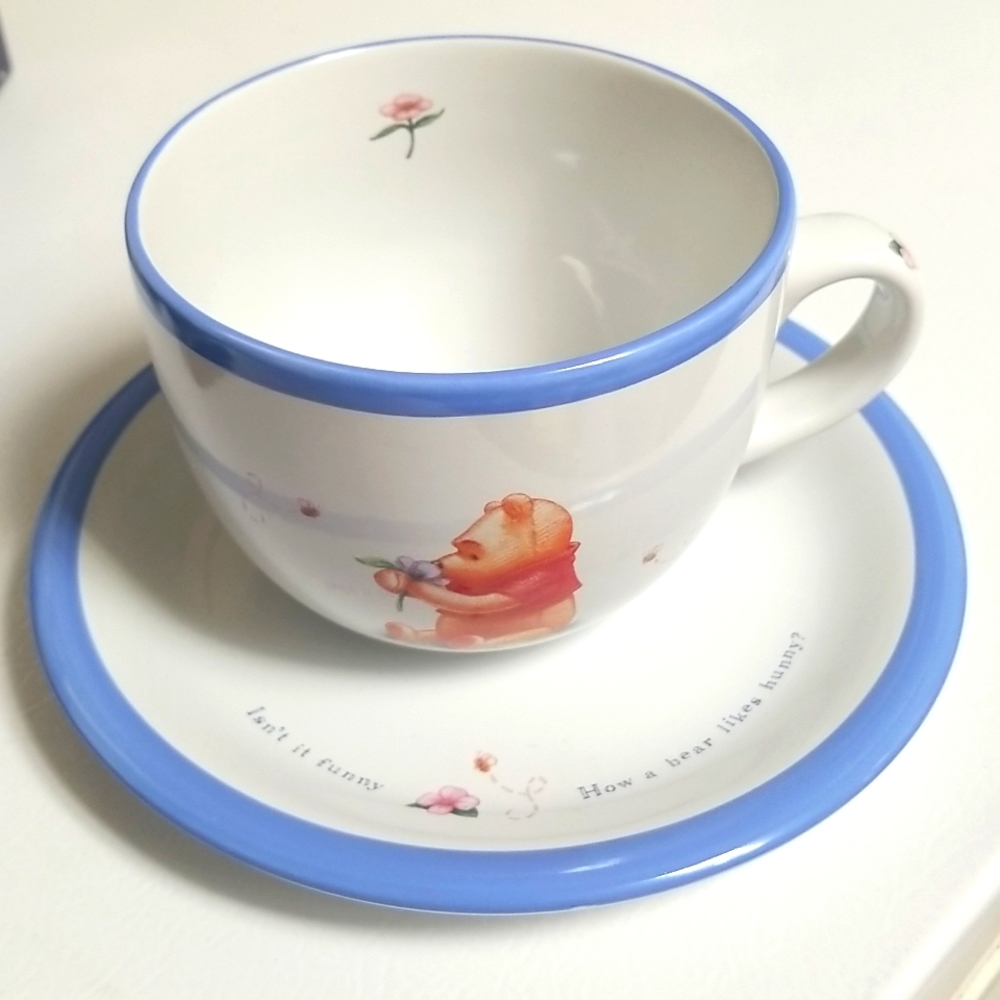 Disney Simply Pooh mug and saucer set